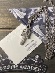 Necklaces & Pendants category