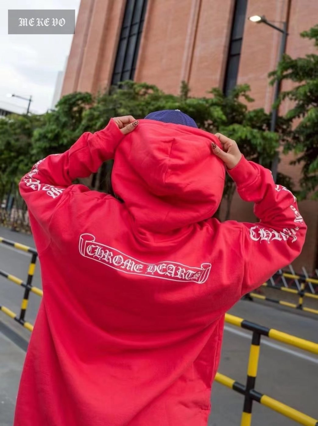 Sweatshirt