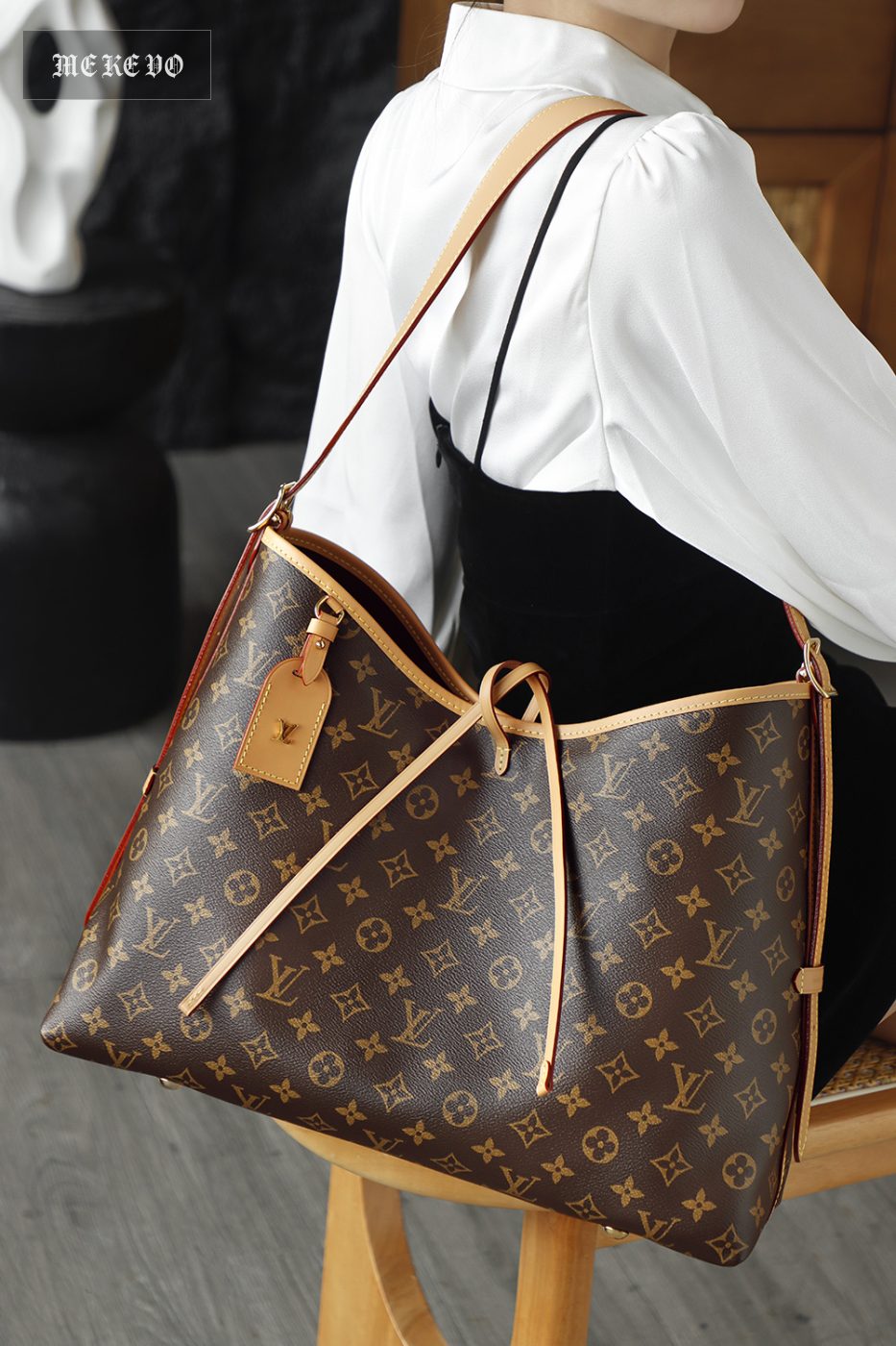 Louis Vuitton Carryall Handbag – Effortless Style, Versatile Everyday Bag