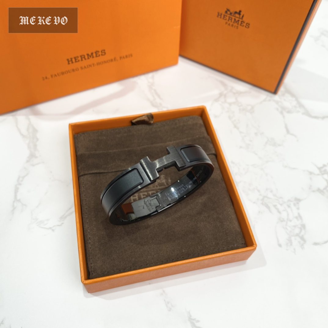 H bracelet