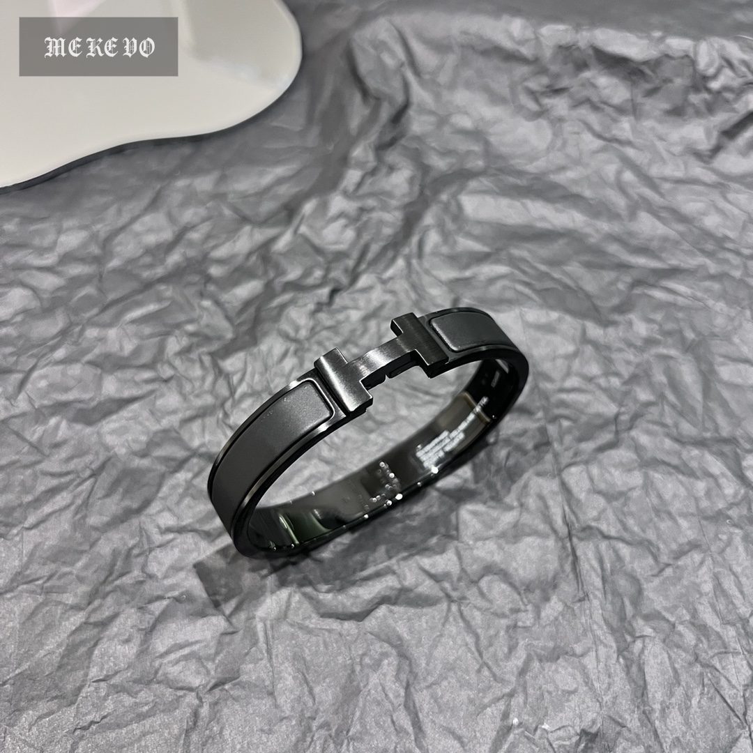 H bracelet
