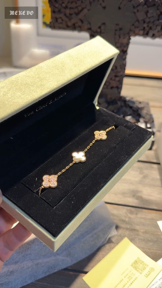 VCA Bracelet